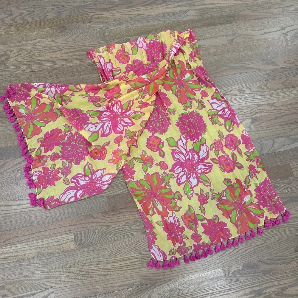 Lilly Pulitzer printed scarf with tassel ends - Picture 1 of 3